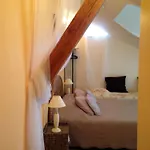 D'hotes Les Cardabelles Bed & Breakfast 3*